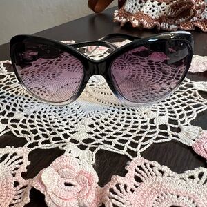 Pugs gear Womens Round Sunglasses